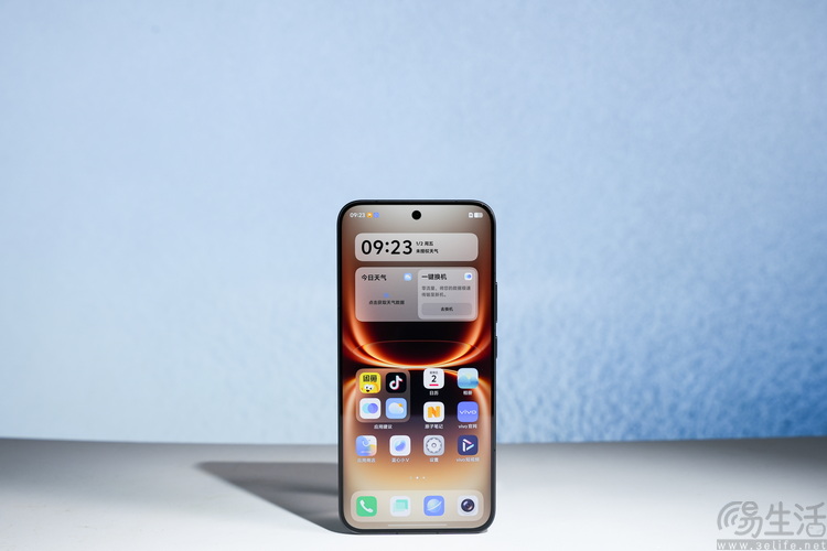 iqoo 15 ultra首测：开创头部品牌“游戏超大杯”时代