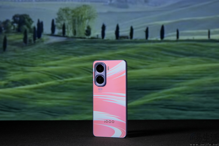 iqoo z11 turbo首测：旗舰芯 低功耗，游戏是亮点