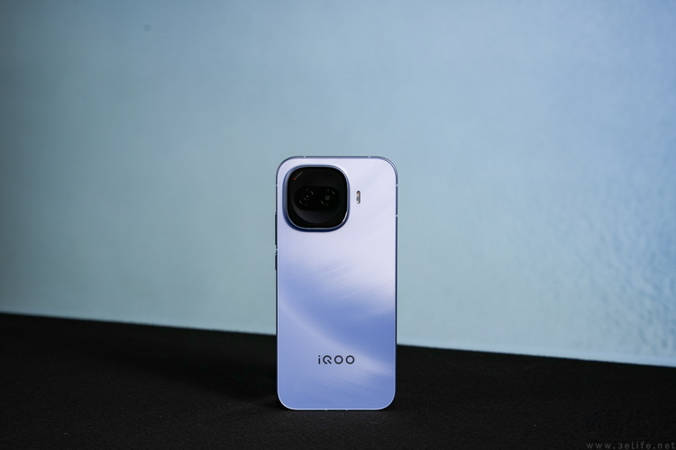 iqoo z11 turbo首测：旗舰芯 低功耗，游戏是亮点