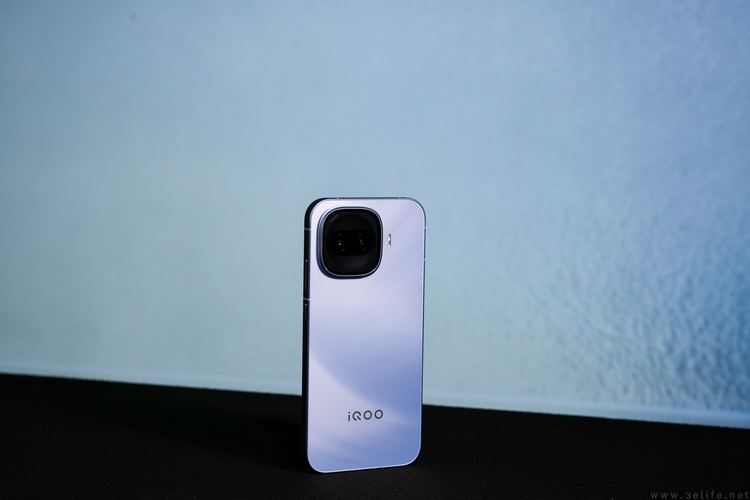 iqoo z11 turbo首测：旗舰芯 低功耗，游戏是亮点