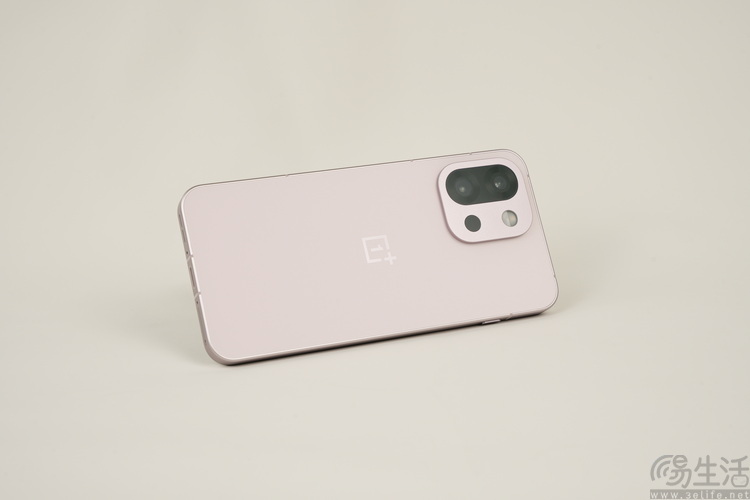 小屏旗舰又双叒叕卖不动了，这次该怪谁？