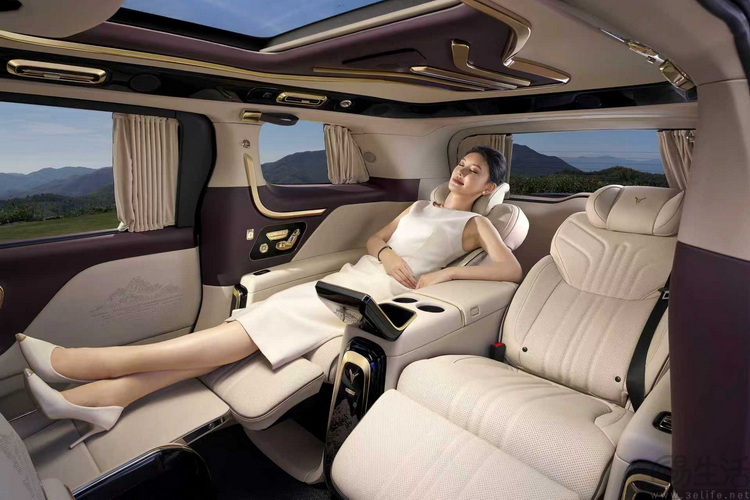 70.99万的岚图梦想家·山河，其意义不只是“高端”