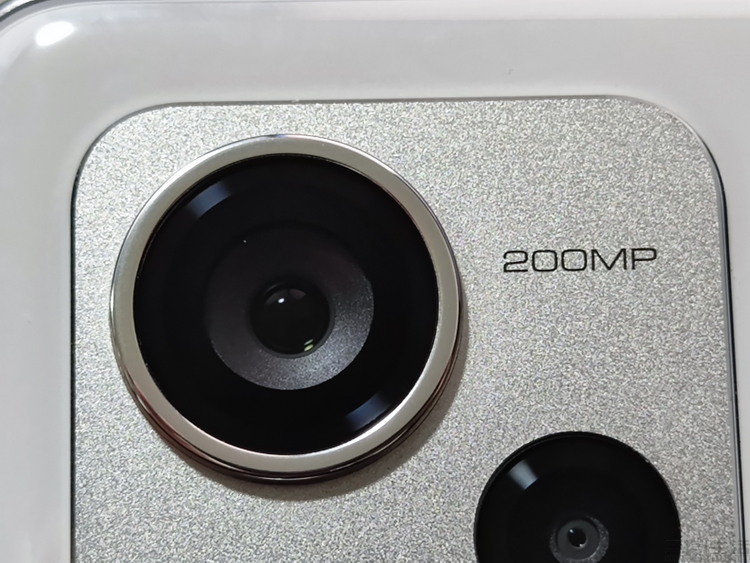 2亿像素手机即将“普及”，提前教大家如何“避坑”