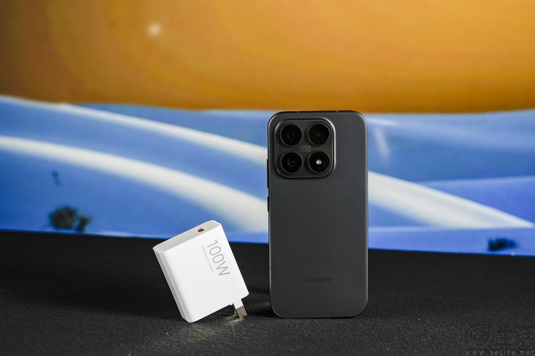 小米17首发评测:外观极致精致,配置均衡无短板 小米17首发评测:外观极致精致,配置均衡无短板