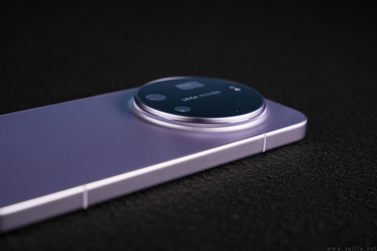 小米17 ultra专题测试：它的最大亮点就是“不跟风”